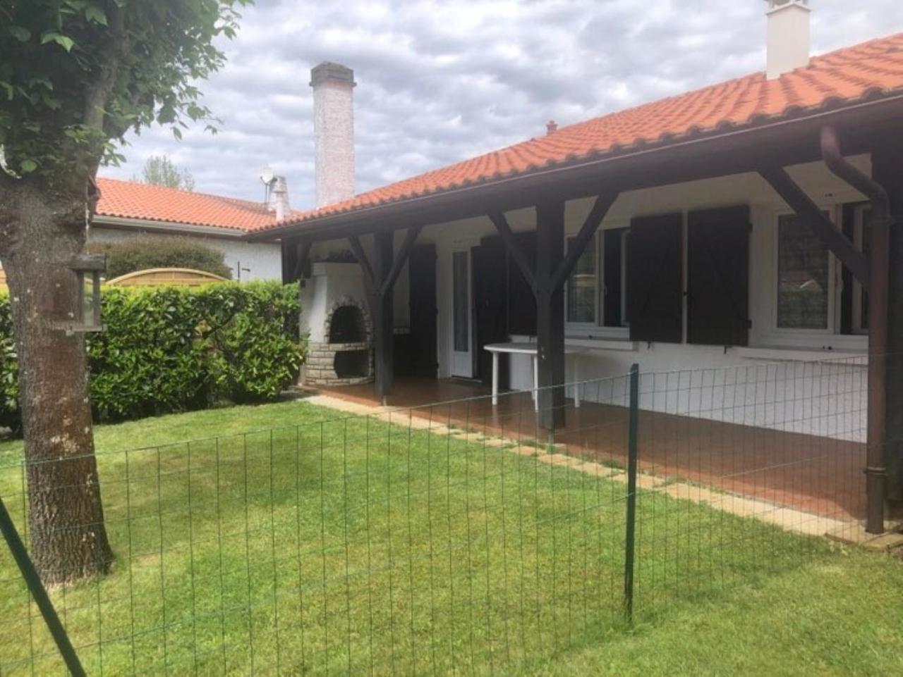 הוילה סנגווינה Agreable Maison A 400M Du Lac מראה חיצוני תמונה